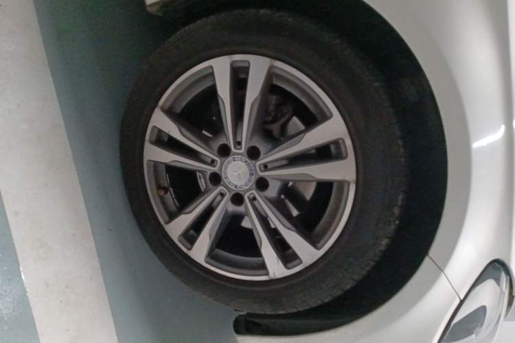 Used Mercedes-Benz C-Class 2016 C 200 L Sport Edition Right Front Wheel Hub