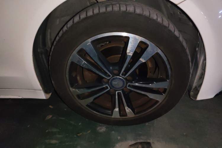 Used Mercedes-Benz C-Class 2016 C 200 Sport Edition Right Front Wheel Hub