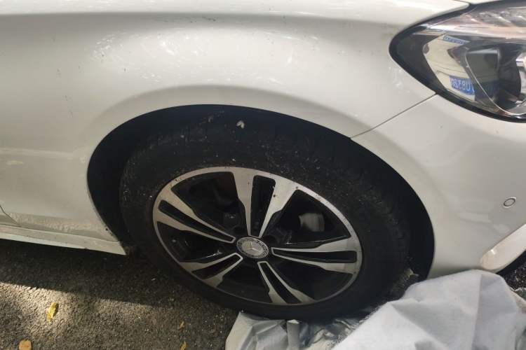 Used Mercedes-Benz C-Class 2016 C 200 Sport Edition Right Front Wheel Hub