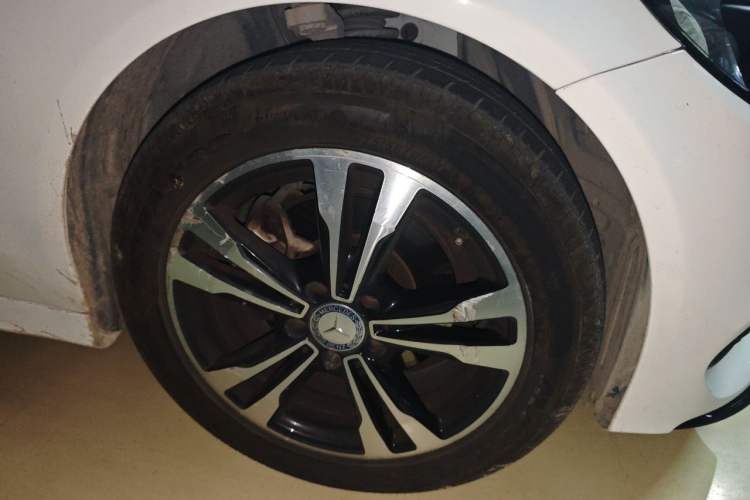 Used Mercedes-Benz C-Class 2016 C 200 Sport Edition Right Front Wheel Hub