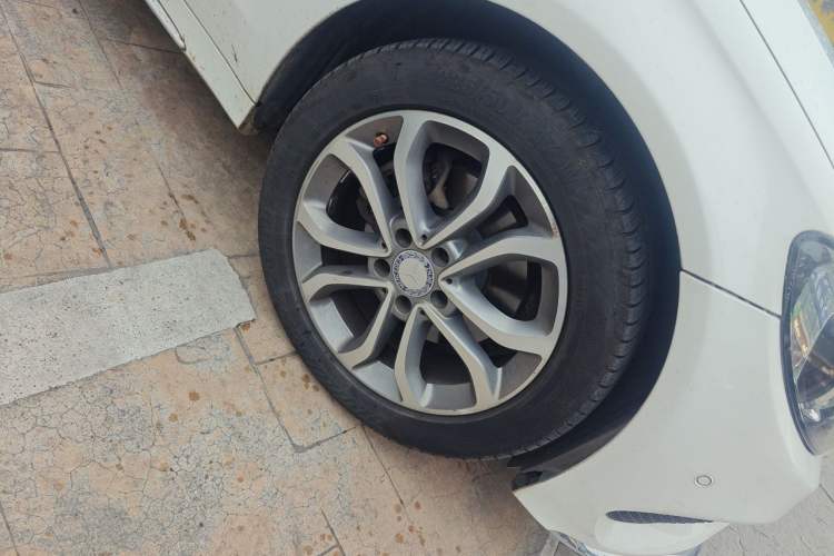 Used Mercedes-Benz C-Class 2016 C 180 L Sport Edition Right Front Wheel Hub