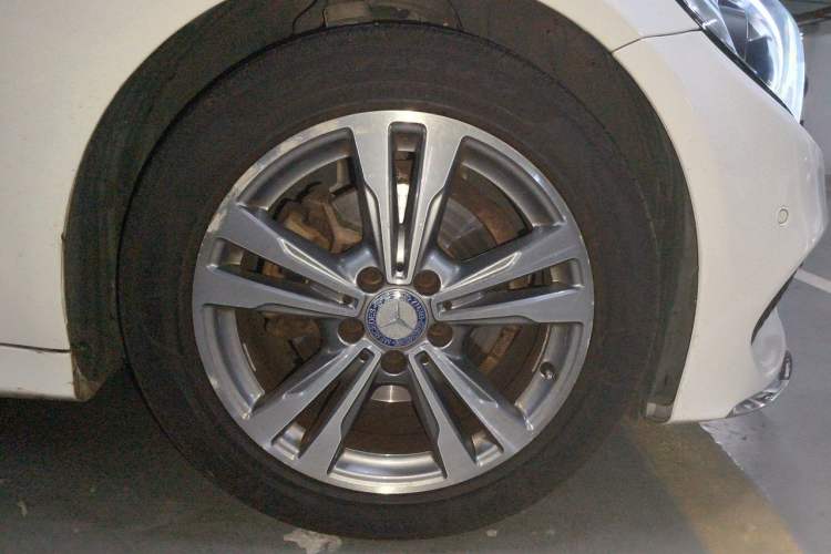 Used Mercedes-Benz C-Class 2016 C 200 L Sport Edition Right Front Wheel Hub