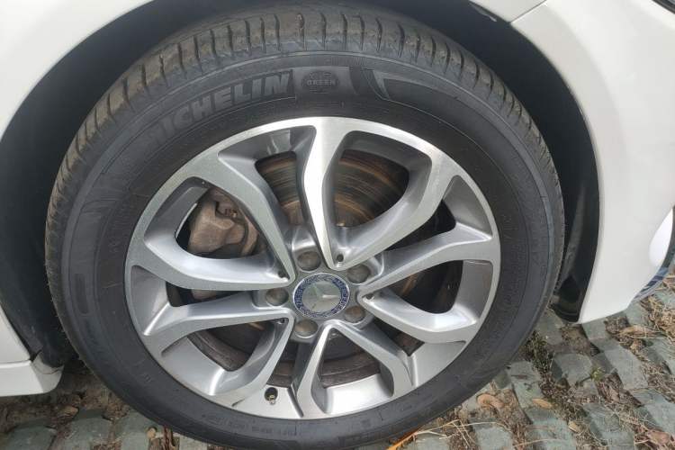Used Mercedes-Benz C-Class 2016 C 180 L Sport Edition Right Front Wheel Hub