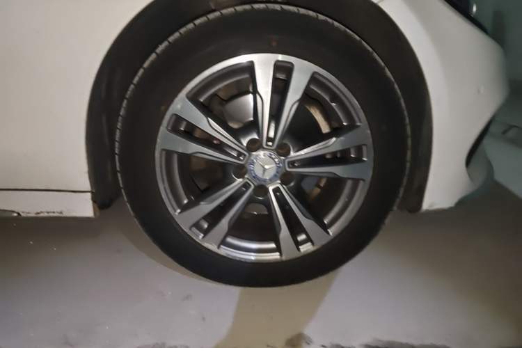Used Mercedes-Benz C-Class 2016 C 200 L Sport Edition Right Front Wheel Hub