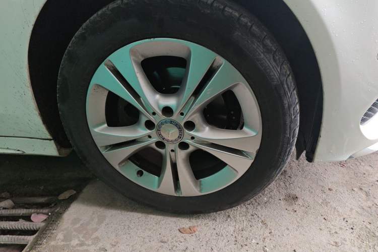 Used Mercedes-Benz C-Class 2016 C 180 Estate Right Front Wheel Hub