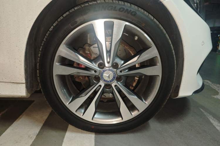Used Mercedes-Benz C-Class 2016 C 200 L 4MATIC Sport Edition Right Front Wheel Hub