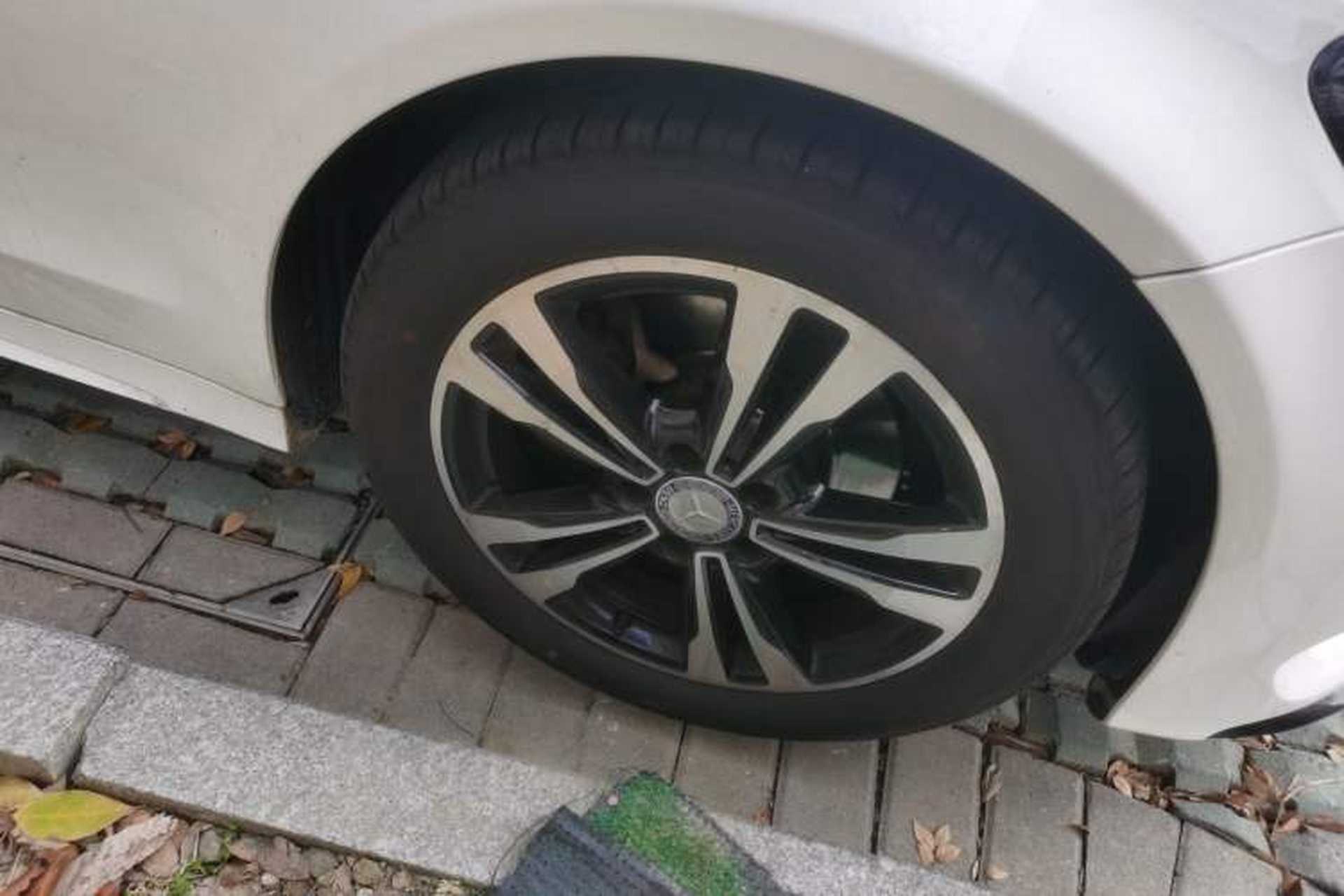Used Mercedes-Benz C-Class 2016 C 200 Sport Edition Right Front Wheel Hub