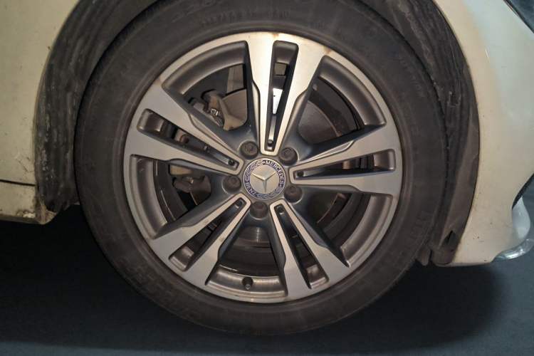 Used Mercedes-Benz C-Class 2016 C 200 L Sport Edition Right Front Wheel Hub