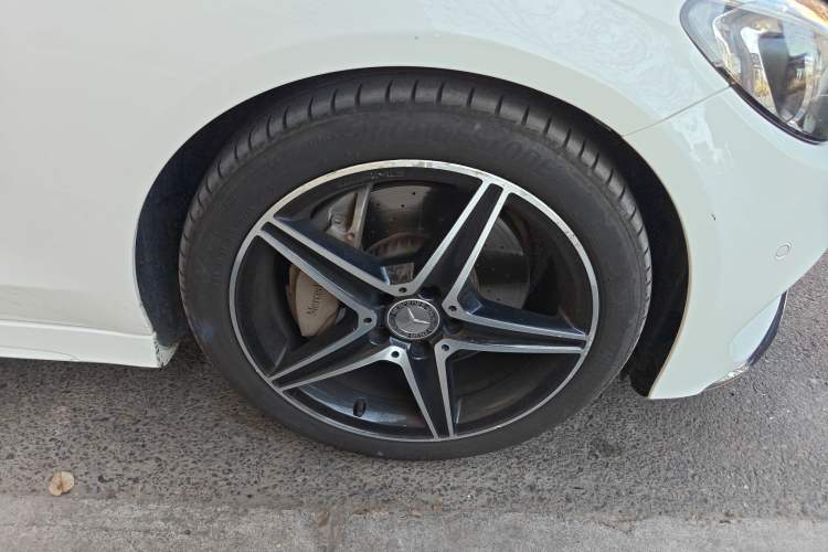 Used Mercedes-Benz C-Class 2016 C 200 Coupe Right Front Wheel Hub
