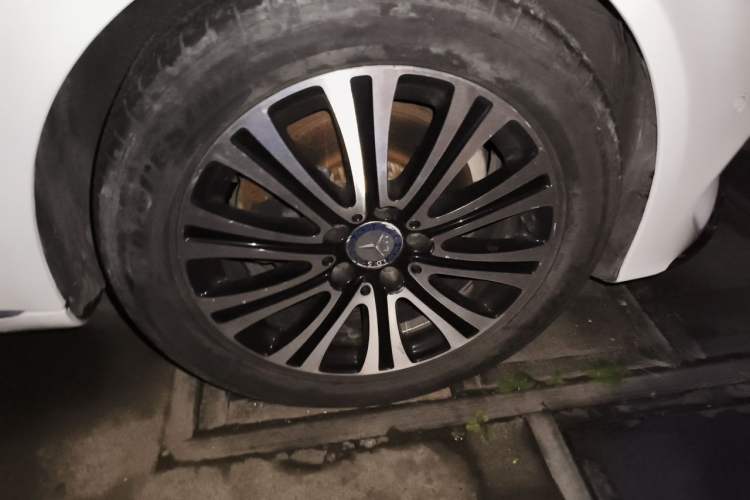 Used Mercedes-Benz C-Class 2016 C 200 L Sport Edition Right Front Wheel Hub