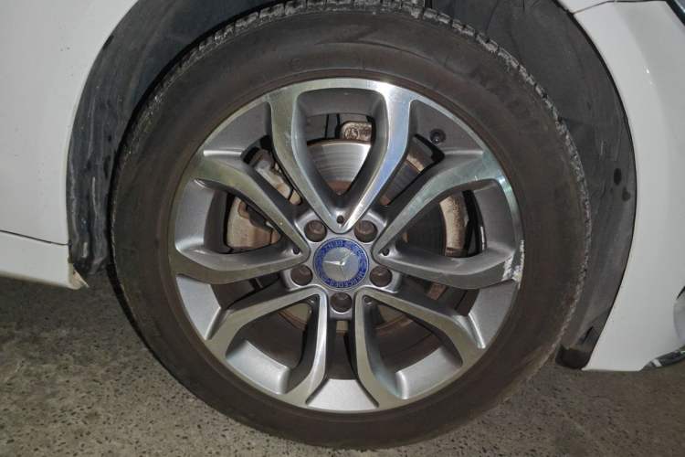 Used Mercedes-Benz C-Class 2016 C 180 L Sport Edition Right Front Wheel Hub