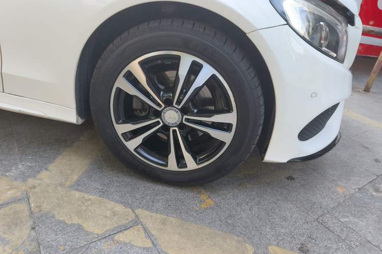 Used Mercedes-Benz C-Class 2016 C 200 Sport Edition Right Front Wheel Hub