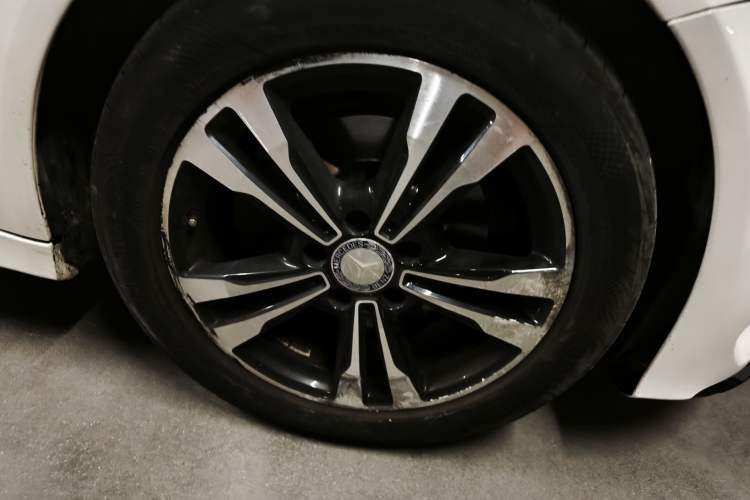 Used Mercedes-Benz C-Class 2016 C 200 Sport Edition Right Front Wheel Hub