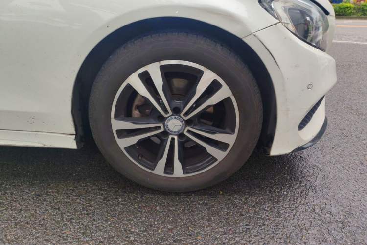 Used Mercedes-Benz C-Class 2016 C 200 Sport Edition Right Front Wheel Hub