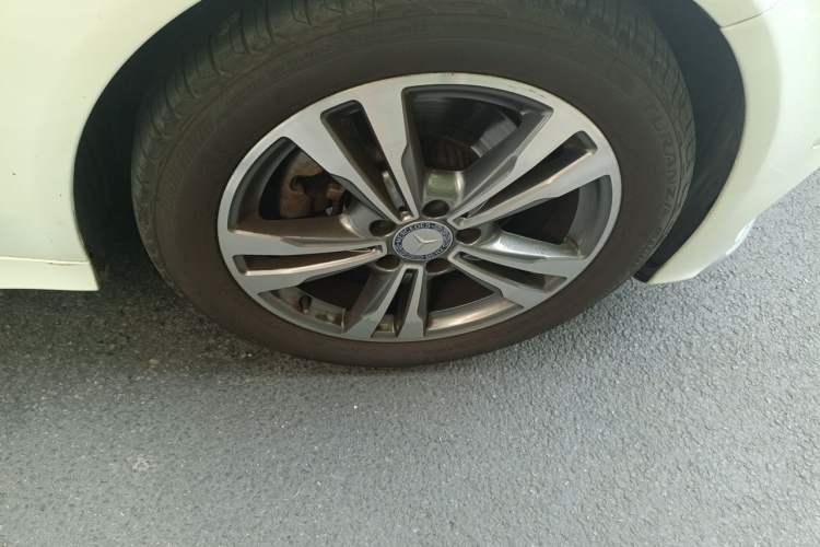 Used Mercedes-Benz C-Class 2016 C 200 L Sport Edition Right Front Wheel Hub
