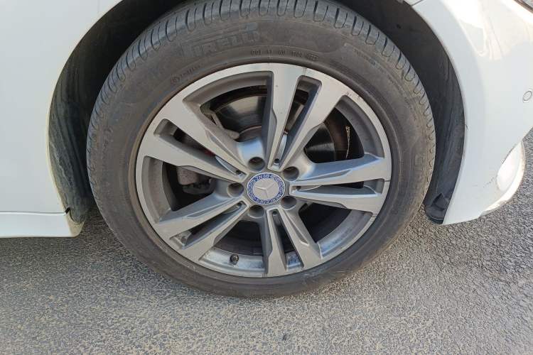 Used Mercedes-Benz C-Class 2016 C 200 L Sport Edition Right Front Wheel Hub