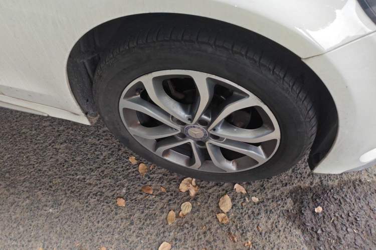 Used Mercedes-Benz C-Class 2016 C 180 L Sport Edition Right Front Wheel Hub