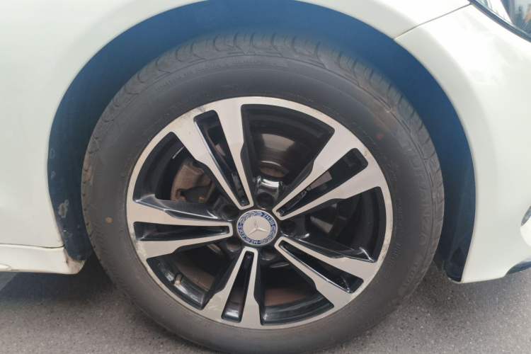 Used Mercedes-Benz C-Class 2016 C 200 Sport Edition Right Front Wheel Hub