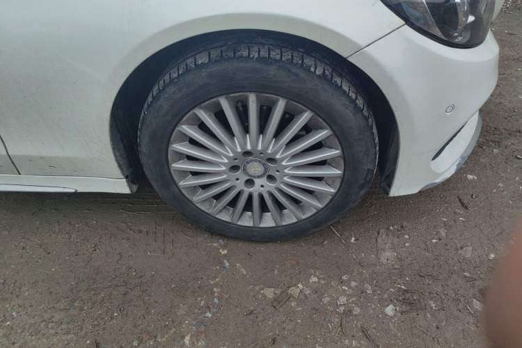 Used Mercedes-Benz C-Class 2016 C 180 L Sport Edition Right Front Wheel Hub