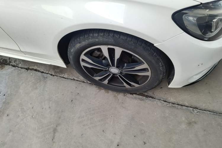 Used Mercedes-Benz C-Class 2016 C 200 Sport Edition Right Front Wheel Hub