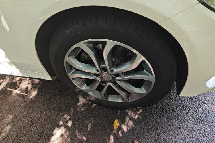 Used Mercedes-Benz C-Class 2016 C 180 L Sport Edition Right Front Wheel Hub