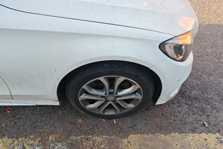 Used Mercedes-Benz C-Class 2016 C 180 L Sport Edition Right Front Wheel Hub