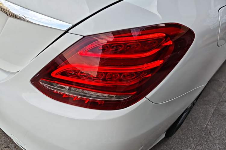 Used Mercedes-Benz C-Class 2016 C 200 L Sport Edition Right Rear Taillight