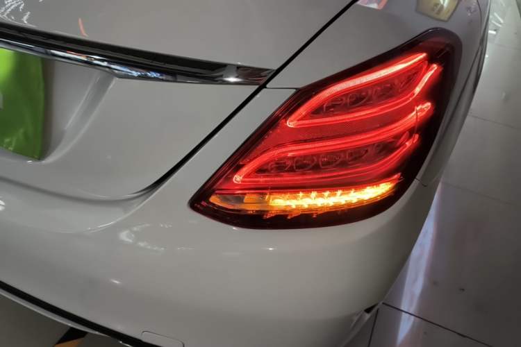 Used Mercedes-Benz C-Class 2016 C 200 L Sport Edition Right Rear Taillight