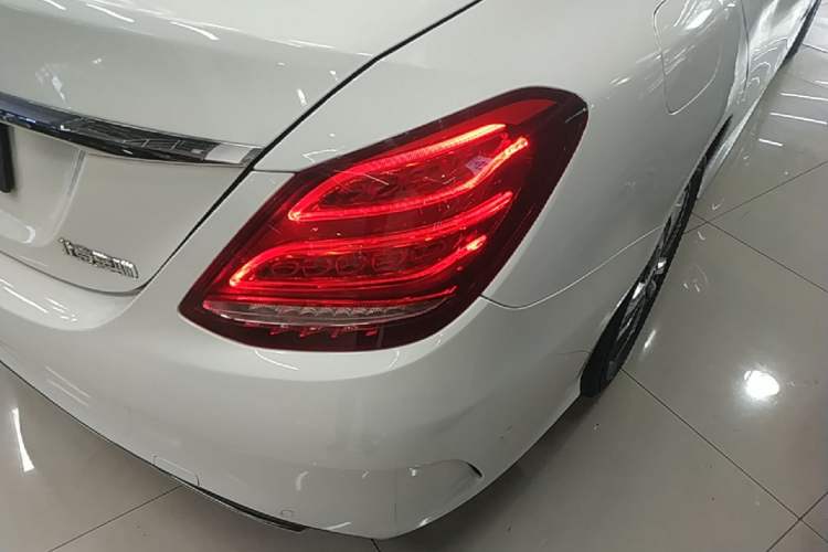 Used Mercedes-Benz C-Class 2016 C 200 L Sport Edition Right Rear Taillight