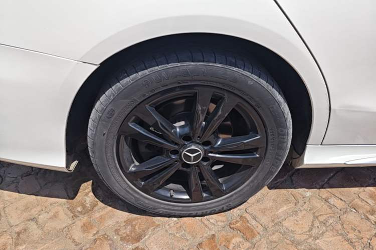 Used Mercedes-Benz C-Class 2016 C 200 L Sport Edition Right Rear Wheel Hub