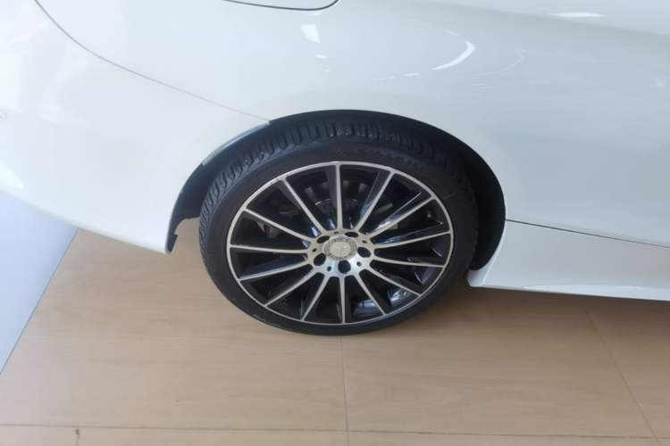 Used Mercedes-Benz C-Class 2016 C 300 Coupe Right Rear Wheel Hub