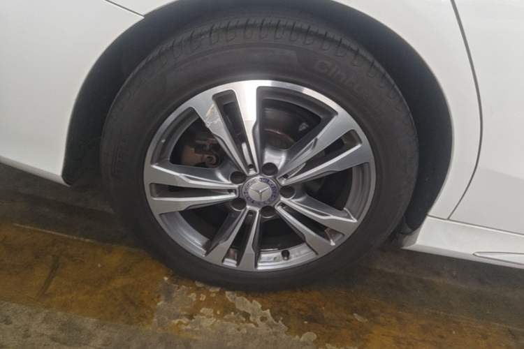 Used Mercedes-Benz C-Class 2016 C 200 L Sport Edition Right Rear Wheel Hub