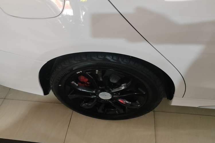 Used Mercedes-Benz C-Class 2016 C 180 L Sport Edition Right Rear Wheel Hub