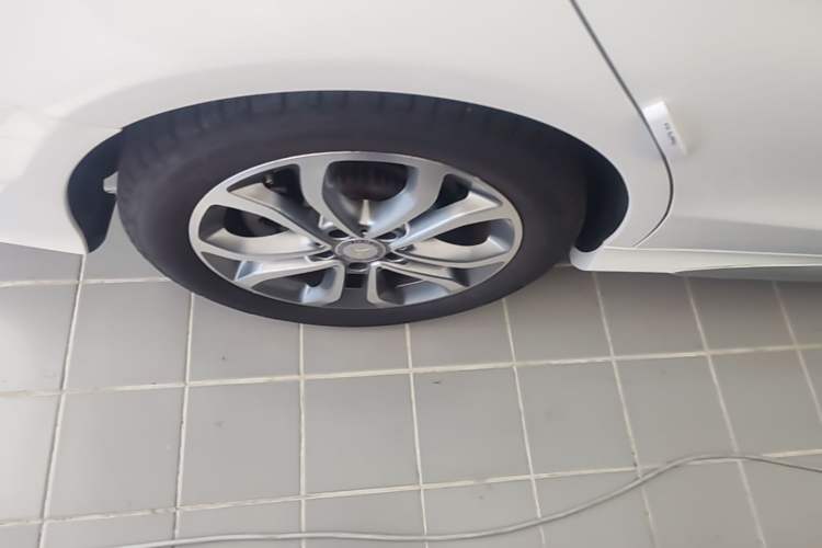 Used Mercedes-Benz C-Class 2016 C 180 L Sport Edition Right Rear Wheel Hub