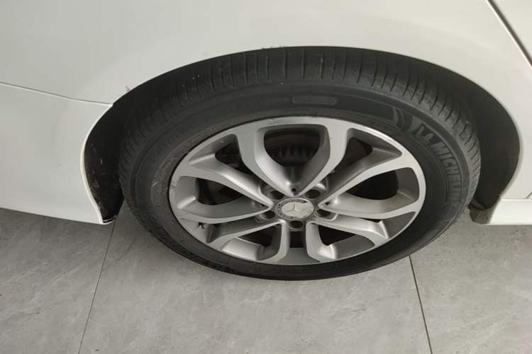 Used Mercedes-Benz C-Class 2016 C 180 L Sport Edition Right Rear Wheel Hub