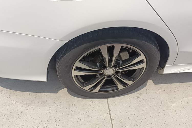Used Mercedes-Benz C-Class 2016 C 200 Sport Edition Right Rear Wheel Hub