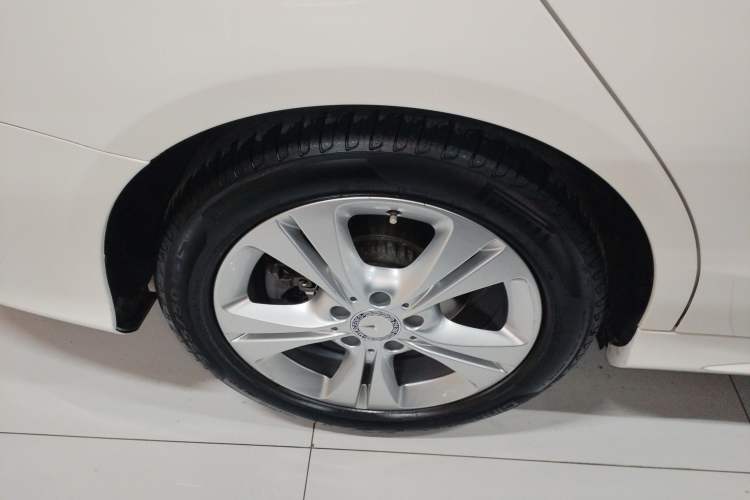 Used Mercedes-Benz C-Class 2016 C 180 Estate Right Rear Wheel Hub