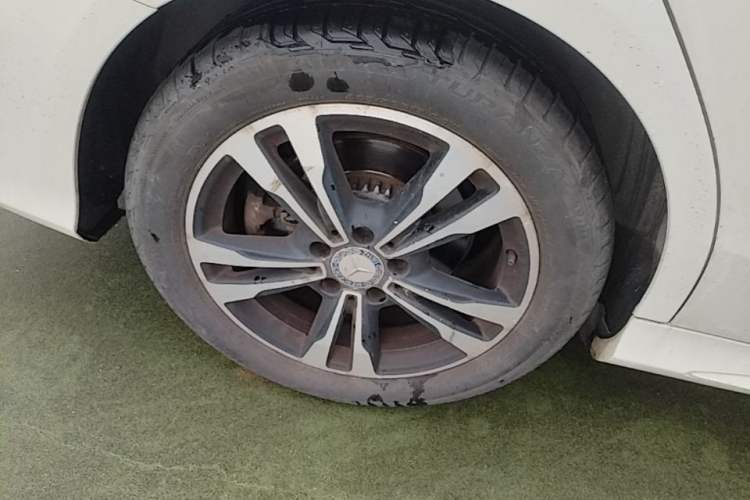 Used Mercedes-Benz C-Class 2016 C 200 Sport Edition Right Rear Wheel Hub