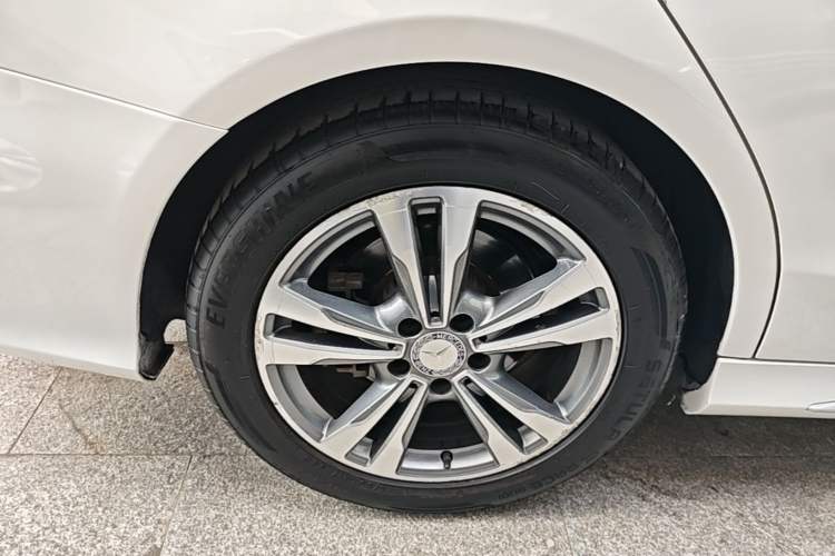 Used Mercedes-Benz C-Class 2016 C 200 L Sport Edition Right Rear Wheel Hub