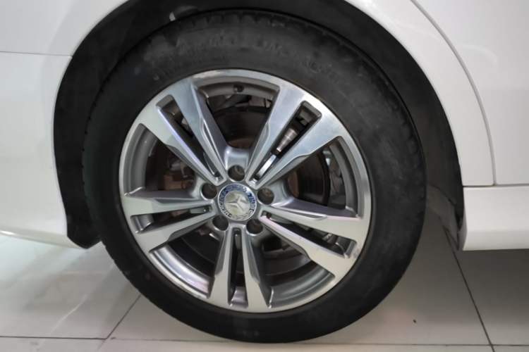 Used Mercedes-Benz C-Class 2016 C 200 L Sport Edition Right Rear Wheel Hub