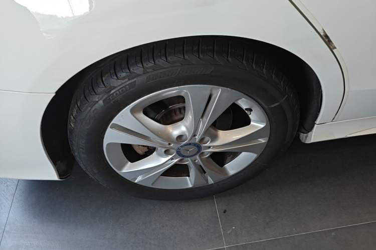 Used Mercedes-Benz C-Class 2016 C 180 Estate Right Rear Wheel Hub