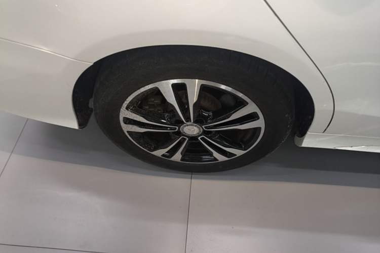 Used Mercedes-Benz C-Class 2016 C 200 Sport Edition Right Rear Wheel Hub