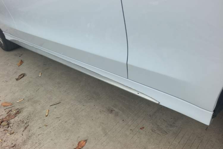 Used Mercedes-Benz C-Class 2016 C 200 L Sport Edition Right Side Sill