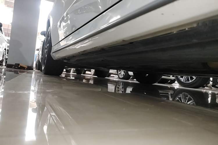 Used Mercedes-Benz C-Class 2016 C 180 L Sport Edition Right Side Sill