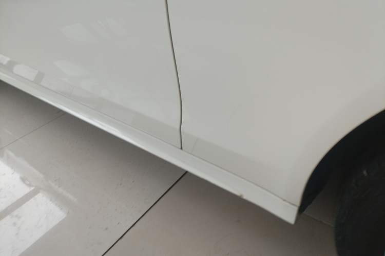 Used Mercedes-Benz C-Class 2016 C 180 Estate Right Side Sill