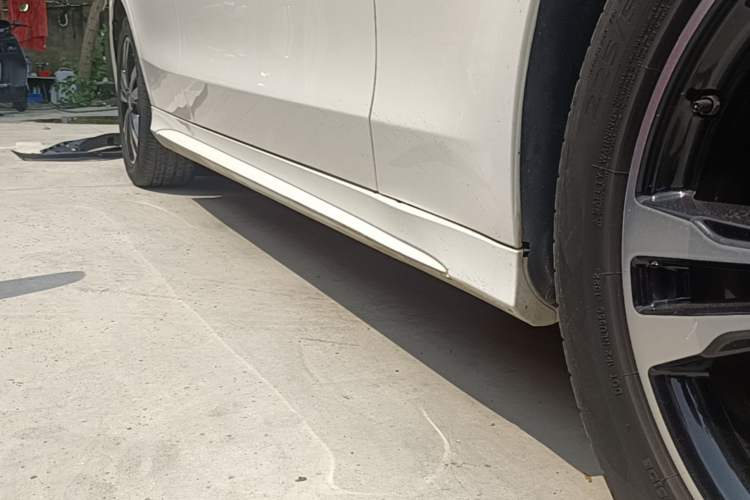 Used Mercedes-Benz C-Class 2016 C 200 Sport Edition Right Side Sill