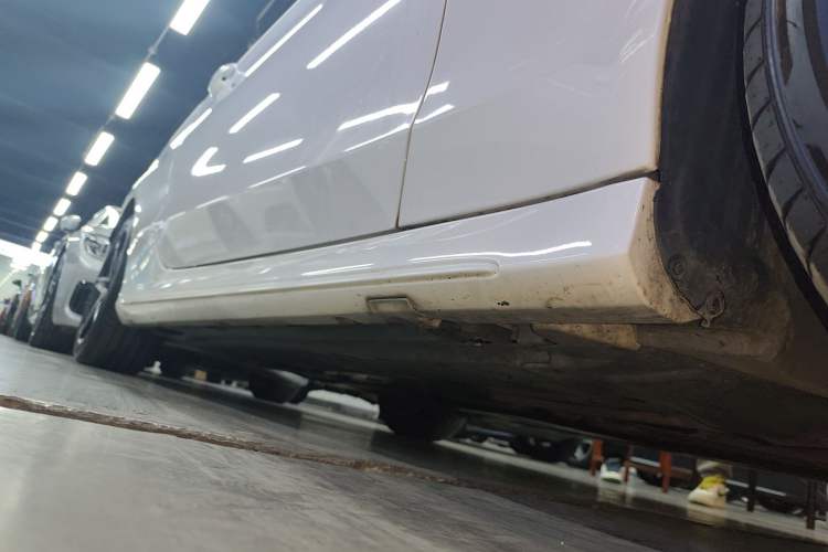 Used Mercedes-Benz C-Class 2016 C 200 Coupe Right Side Sill