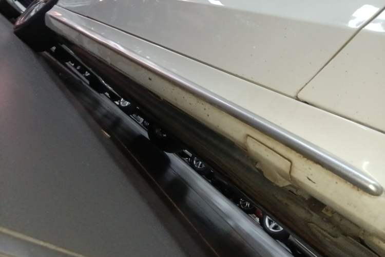 Used Mercedes-Benz C-Class 2016 C 180 L Sport Edition Right Side Sill