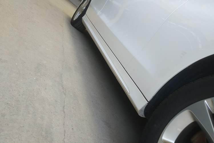 Used Mercedes-Benz C-Class 2016 C 180 Estate Right Side Sill