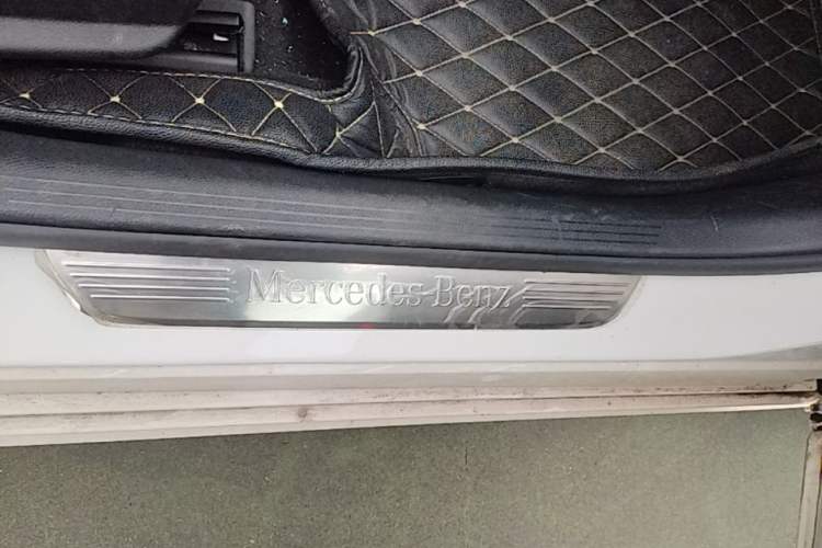 Used Mercedes-Benz C-Class 2016 C 200 Sport Edition Right Side Sill